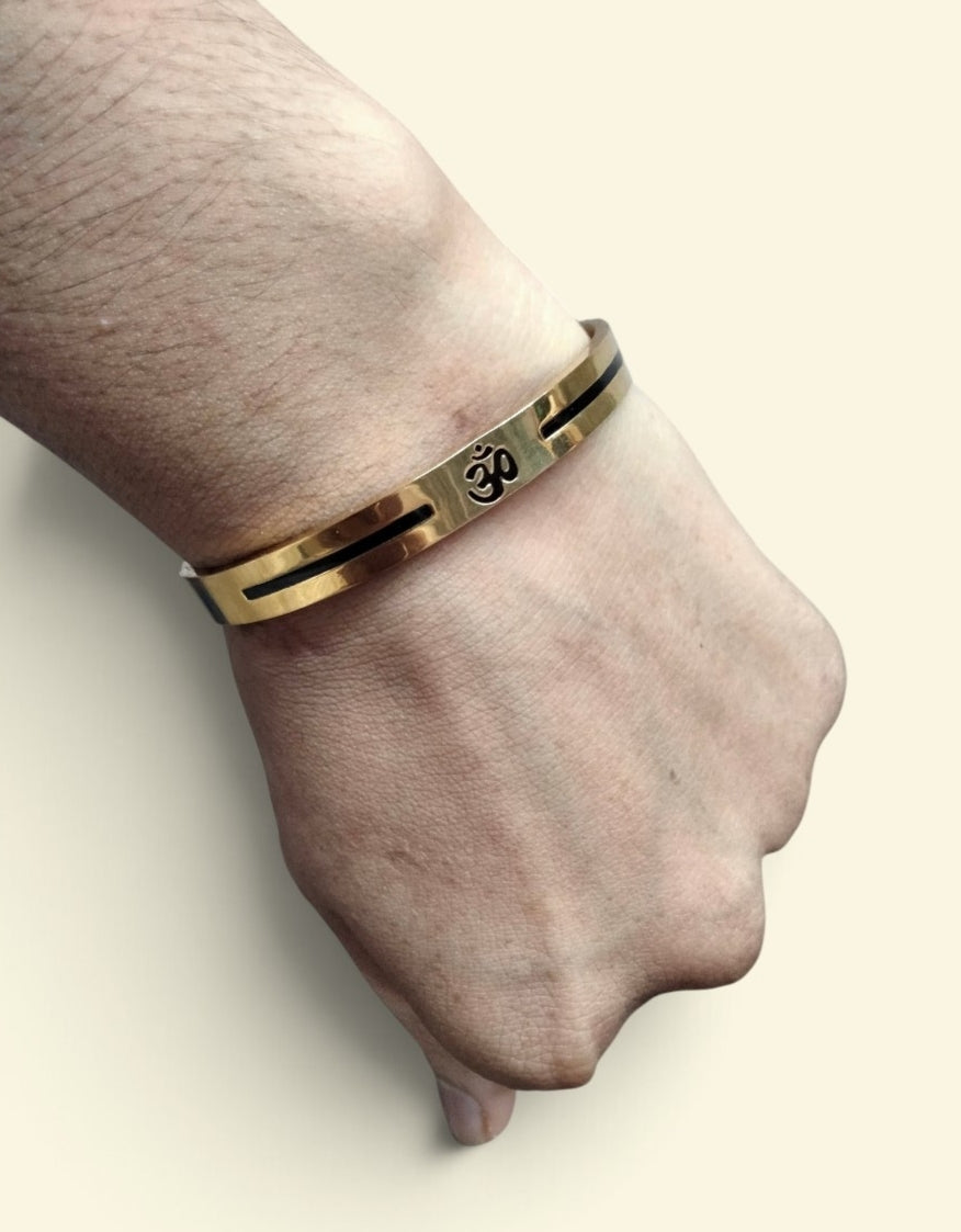 Men's Premium Gold-Plated Openable Spiritual Om Kada