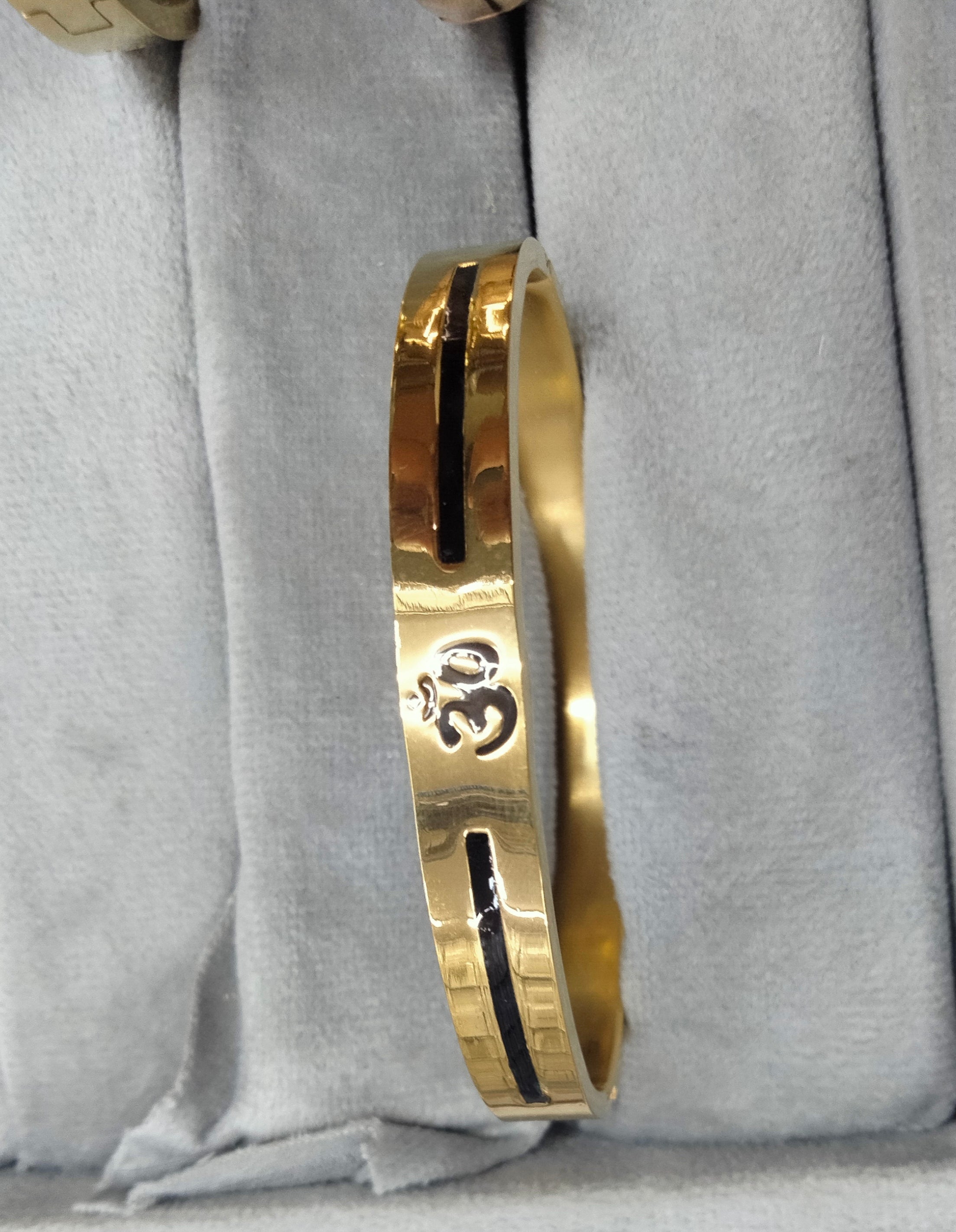 Men's Premium Gold-Plated Openable Spiritual Om Kada
